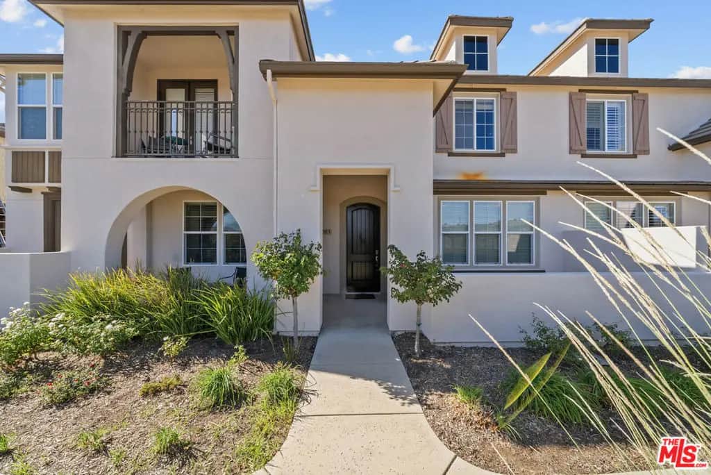 28614 Pietro Drive, Valencia, CA — listing photo 1
