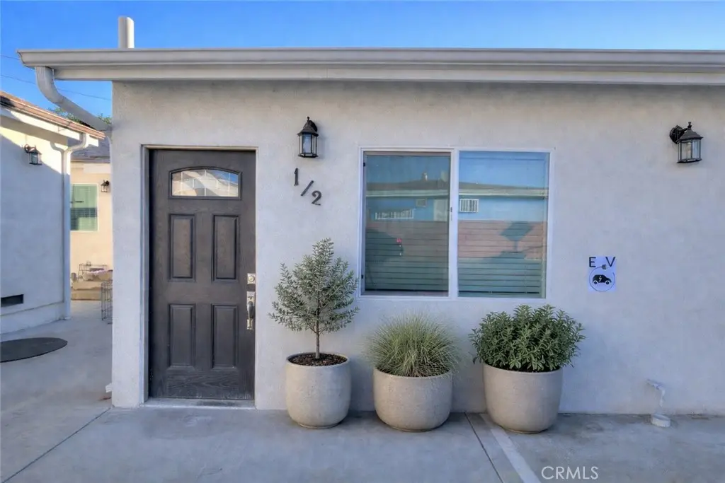 14604 1/2 Cohasset Street, Van Nuys, CA — listing photo 1