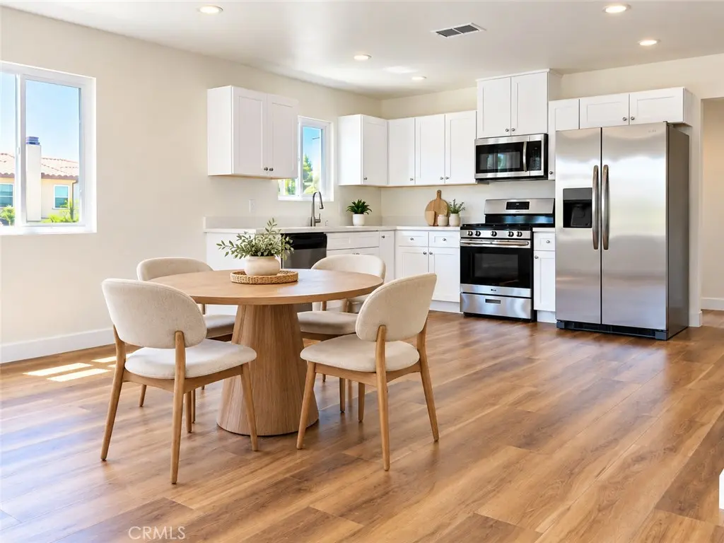 1040 El Camino C, Costa Mesa, CA — listing photo 1