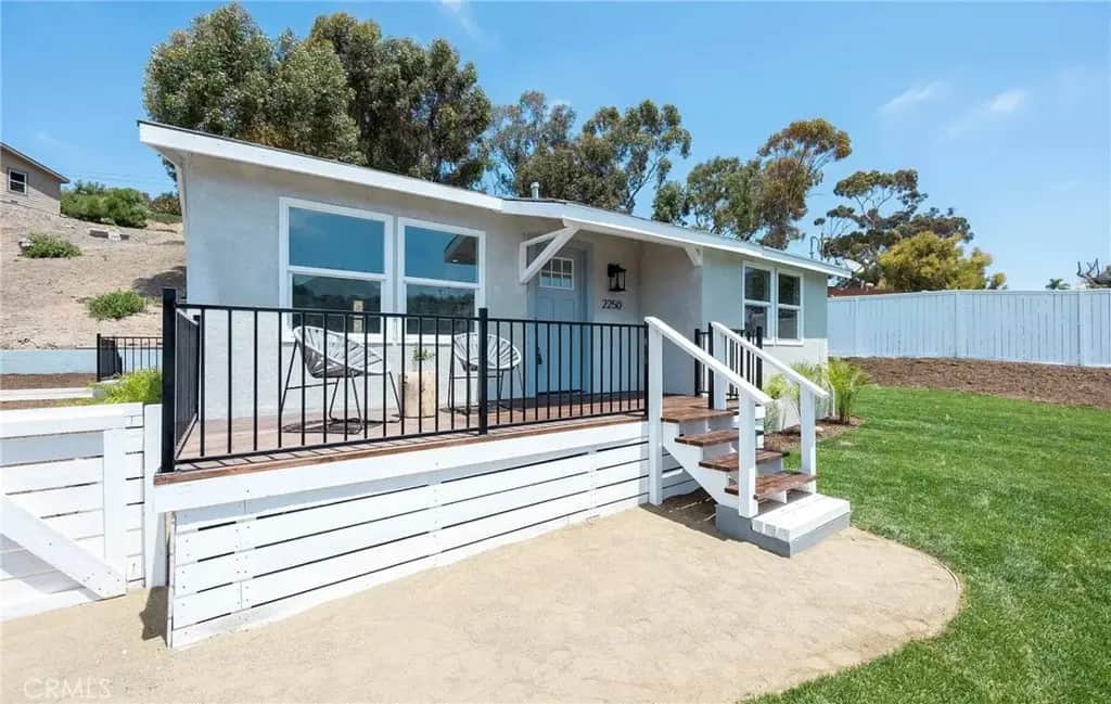 2250 Oceanside, Oceanside, CA — listing photo 1