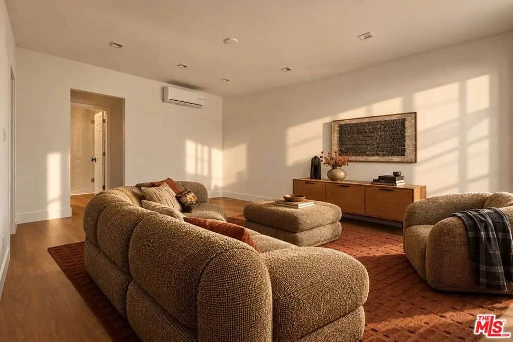420 S Sepulveda Boulevard 16, Los Angeles, CA — listing photo 1