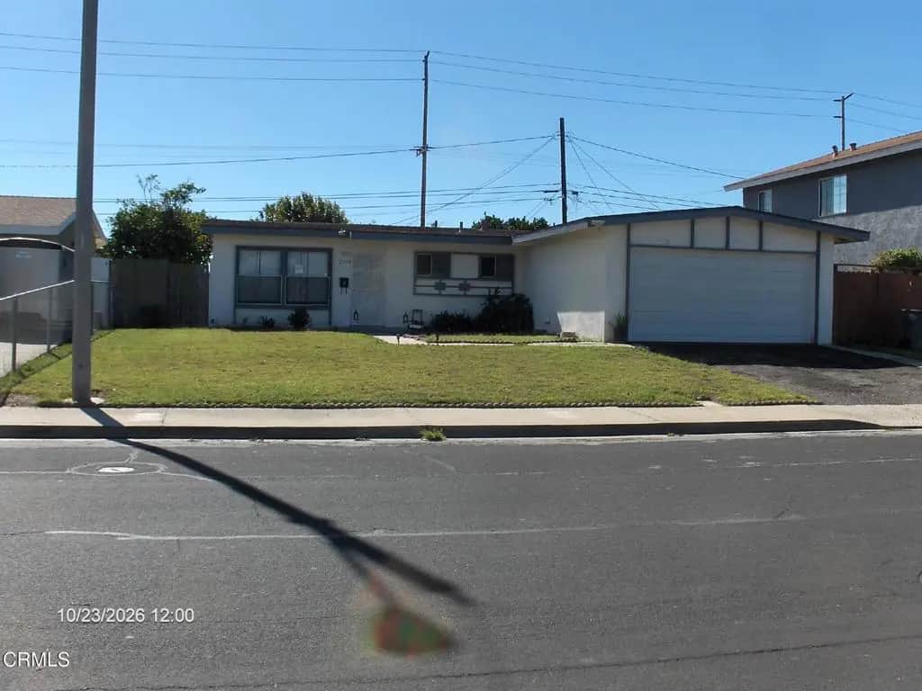2100 W Geneva Way, Oxnard, CA — listing photo 1