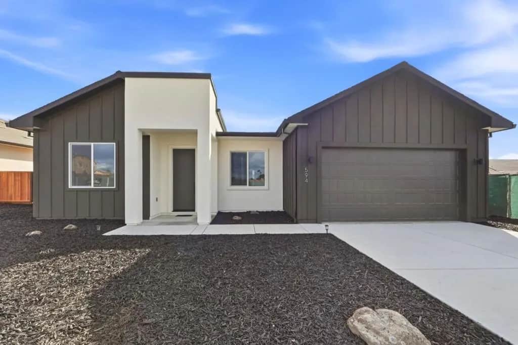 594 Fulton Way, Hollister, CA — listing photo 1