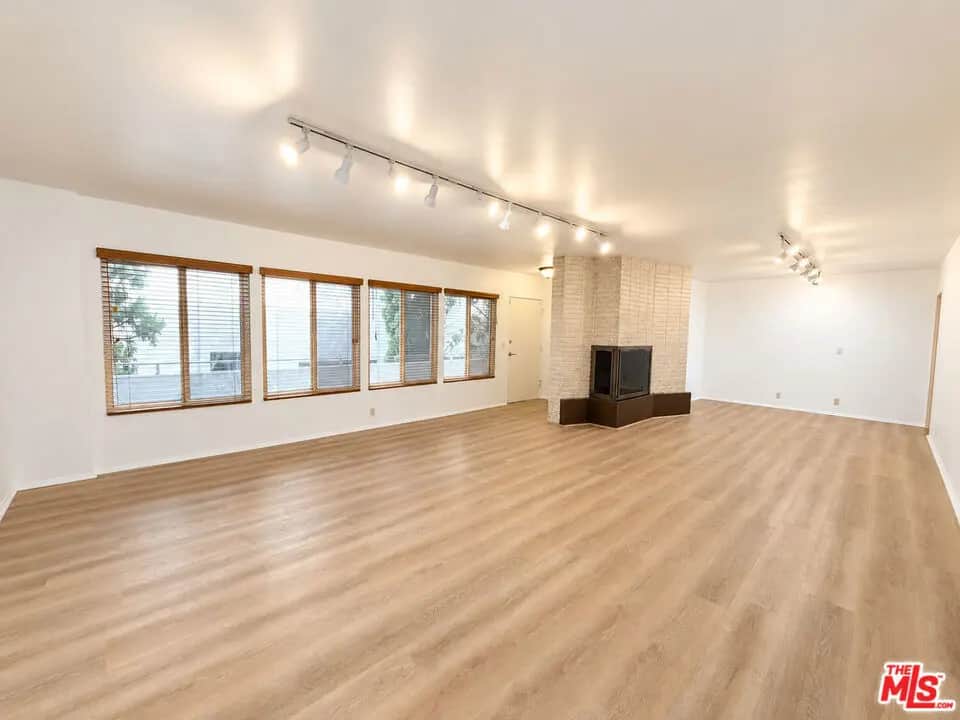 415 N Palm Drive 202, Beverly Hills, CA — listing photo 1