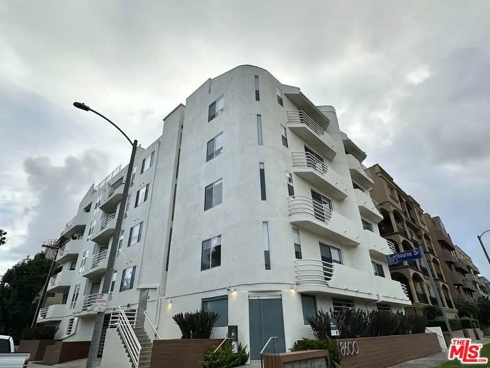 8600 Burton Way 405, Los Angeles, CA — listing photo 1