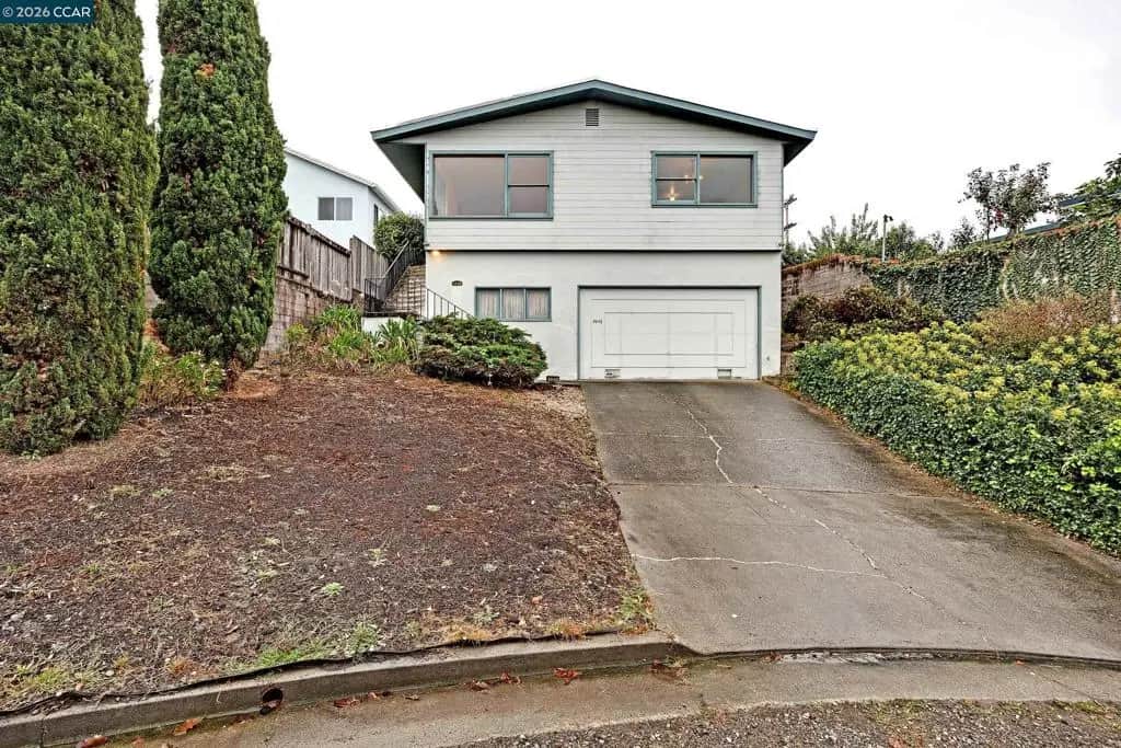 5642 Clinton Ave, Richmond, CA — listing photo 1
