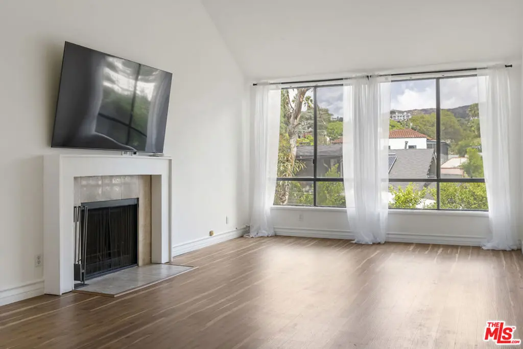 1900 Vine Street 403, Los Angeles, CA — listing photo 1