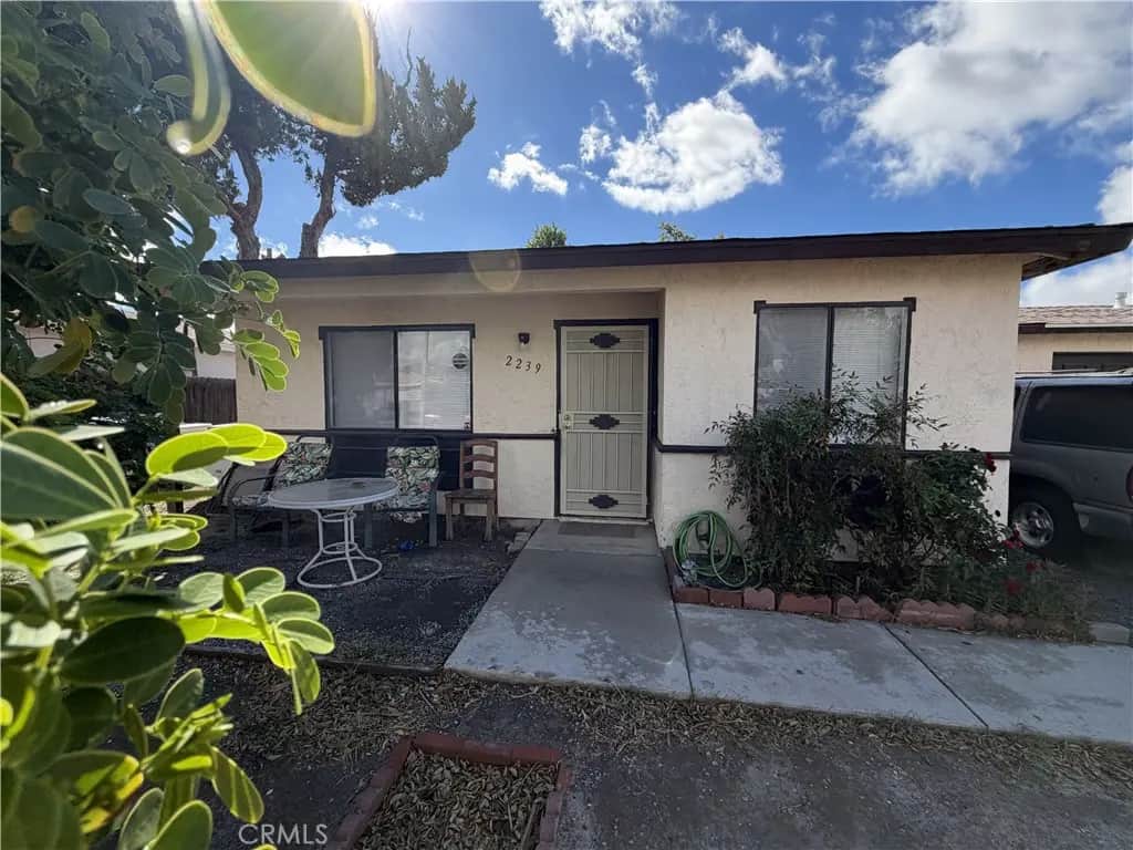 2239 San Arturo Avenue, Hemet, CA — listing photo 1