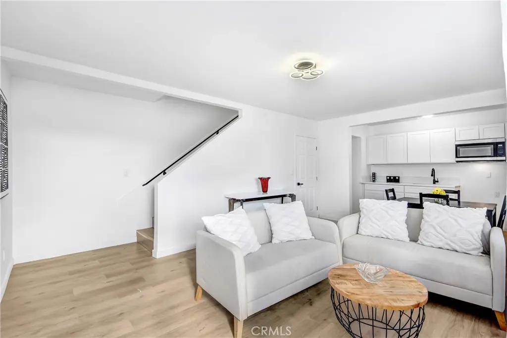 2731 Michigan, Los Angeles, CA — listing photo 1