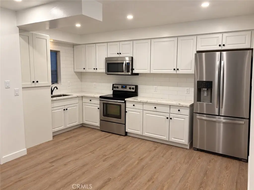 810 Edgewood Street 202, Inglewood, CA — listing photo 1