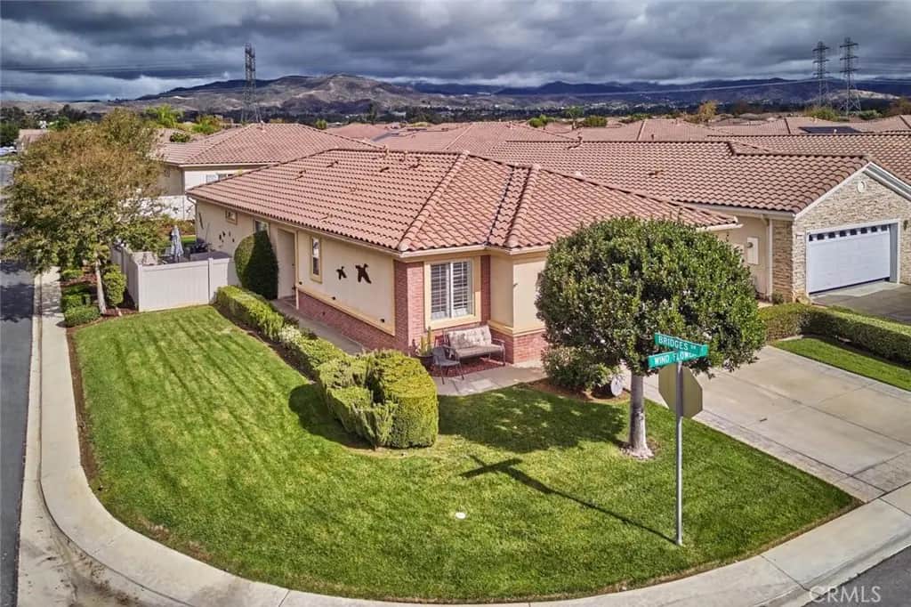 998 Wind Flower, Beaumont, CA — listing photo 1