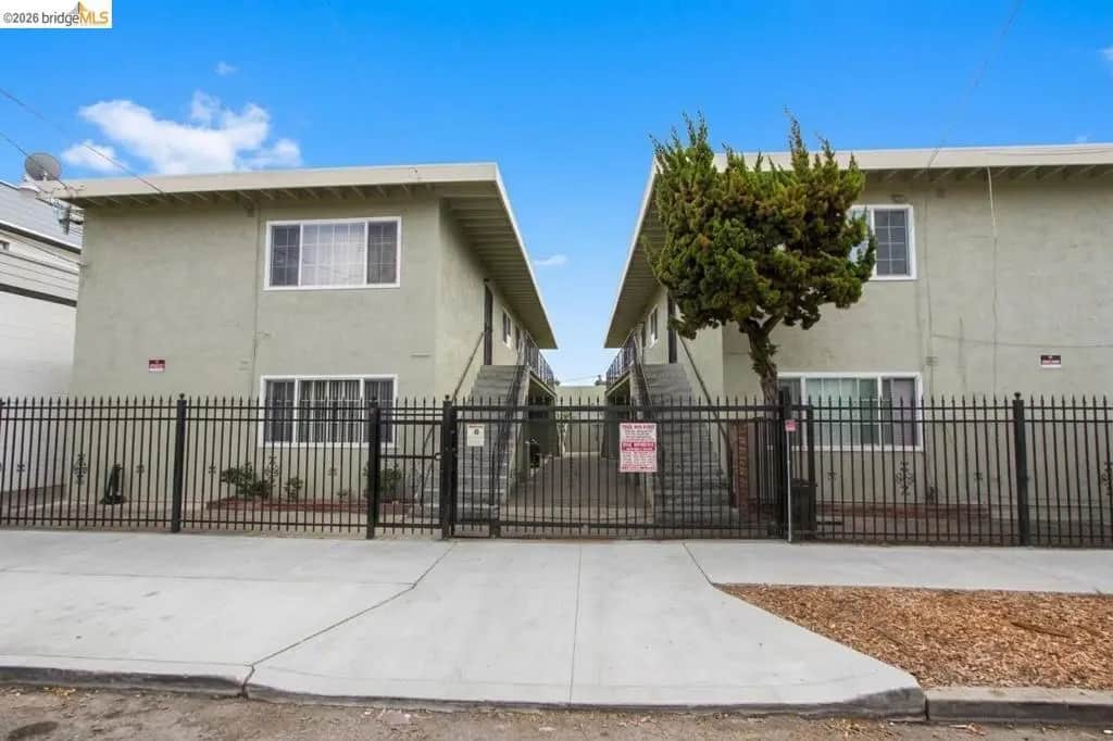 3063 Blossom St, Oakland, CA — listing photo 1