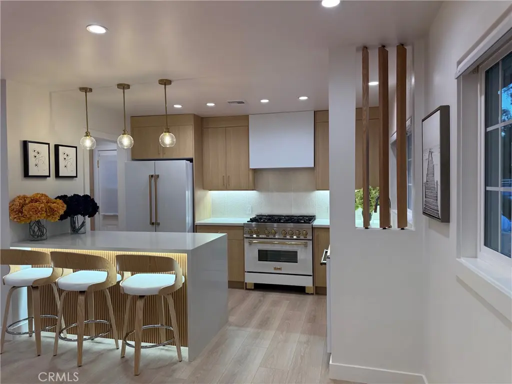 21315 De La Guerra Street, Woodland Hills, CA — listing photo 1