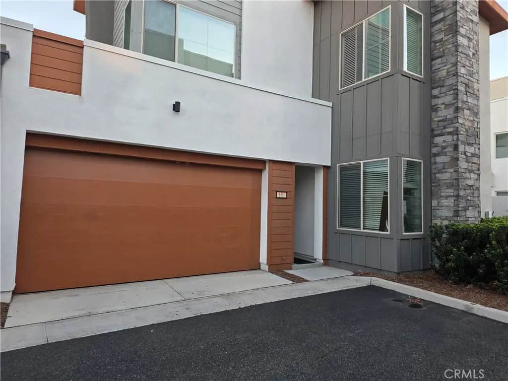 180 Episode, Irvine, CA — listing photo 1
