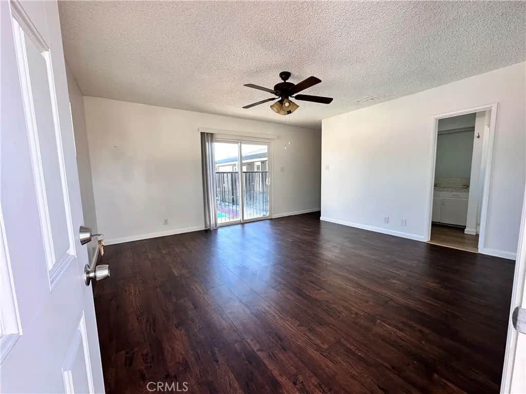 386 E Van Koevering 2, Rialto, CA — listing photo 1
