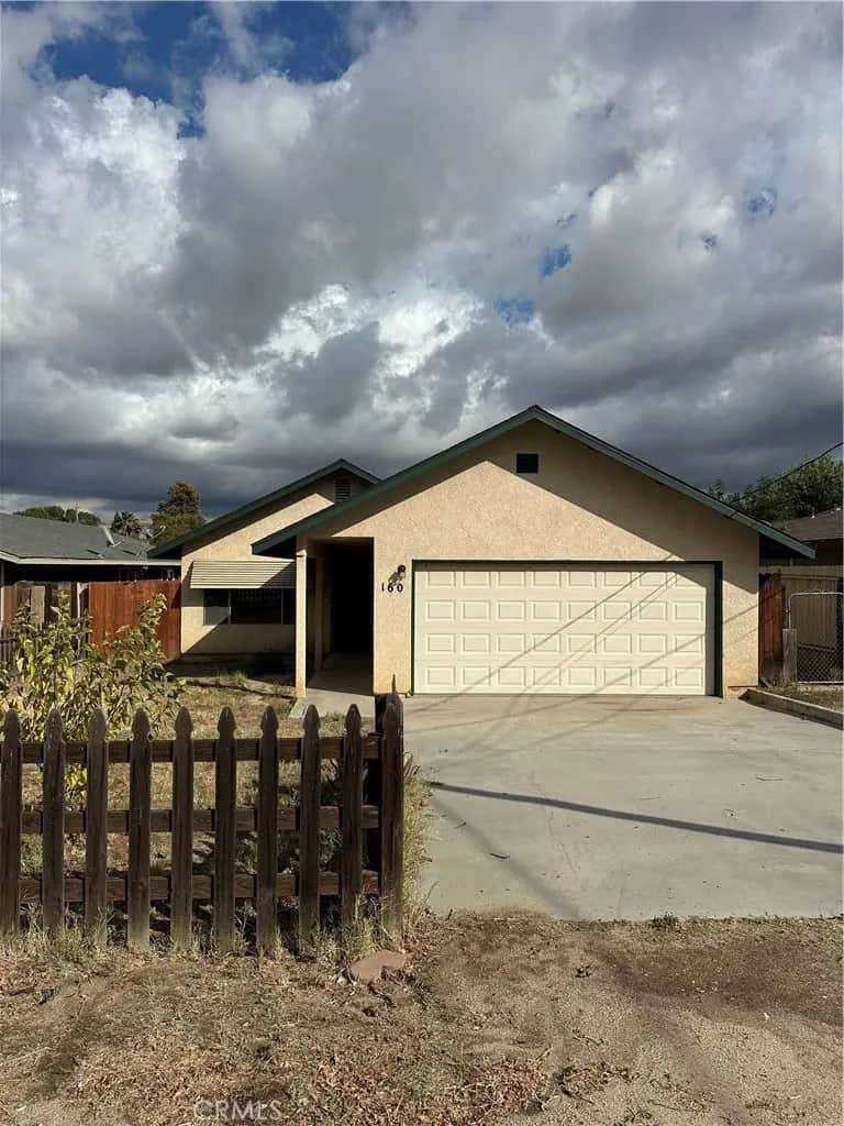 160 N 3rd, Shandon, CA — listing photo 1