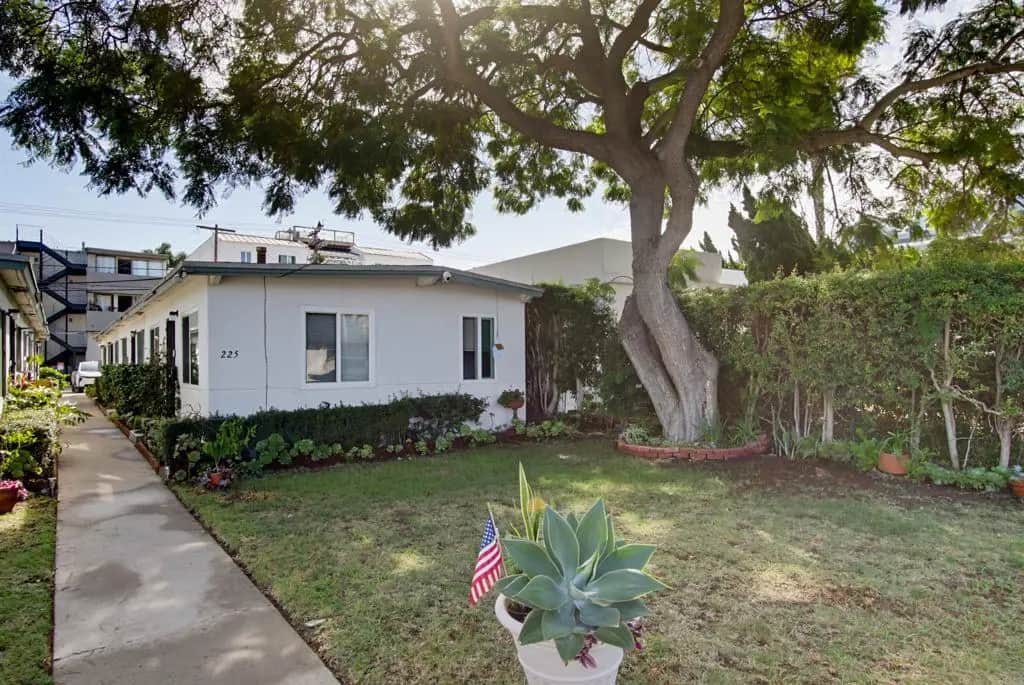 225 D Avenue, Coronado, CA — listing photo 1