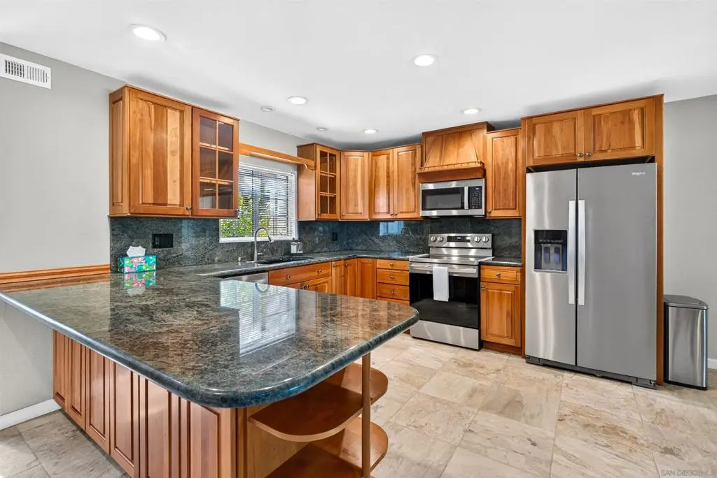 23654 Country Villa Rd, Ramona, CA — listing photo 1