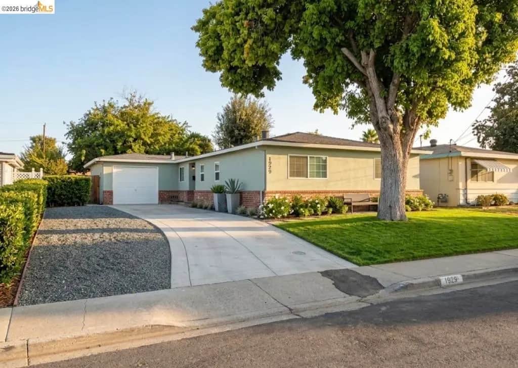 1929 Crestwood Dr, Antioch, CA — listing photo 1