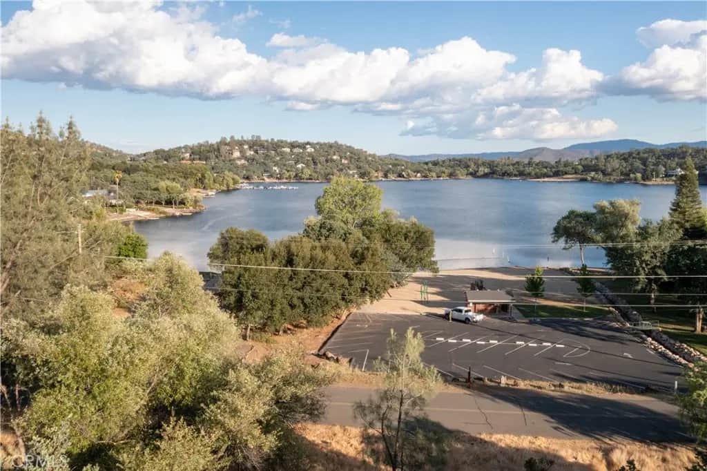 18490 North Shore Drive, Hidden Valley Lake, CA — listing photo 1