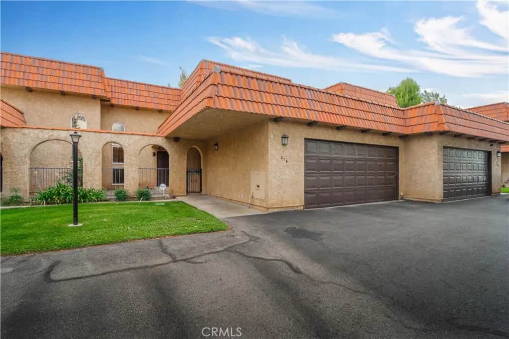 216 Shirley Lane, Palmdale, CA — listing photo 1