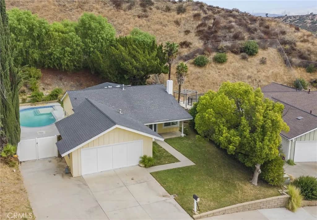 27386 Onlee, Saugus, CA — listing photo 1
