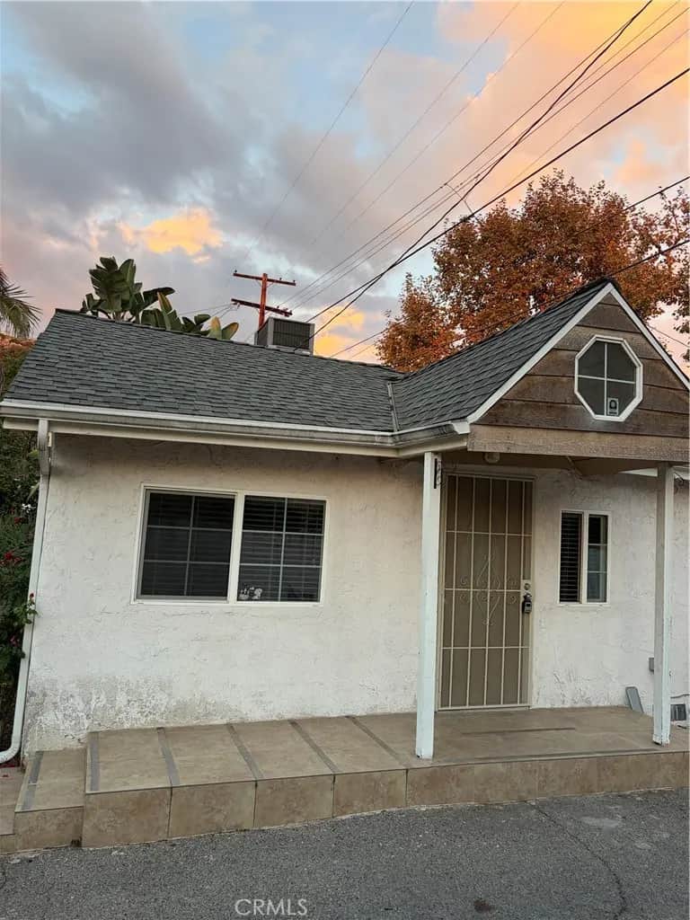 1038 1/2 E Magnolia, Burbank, CA — listing photo 1