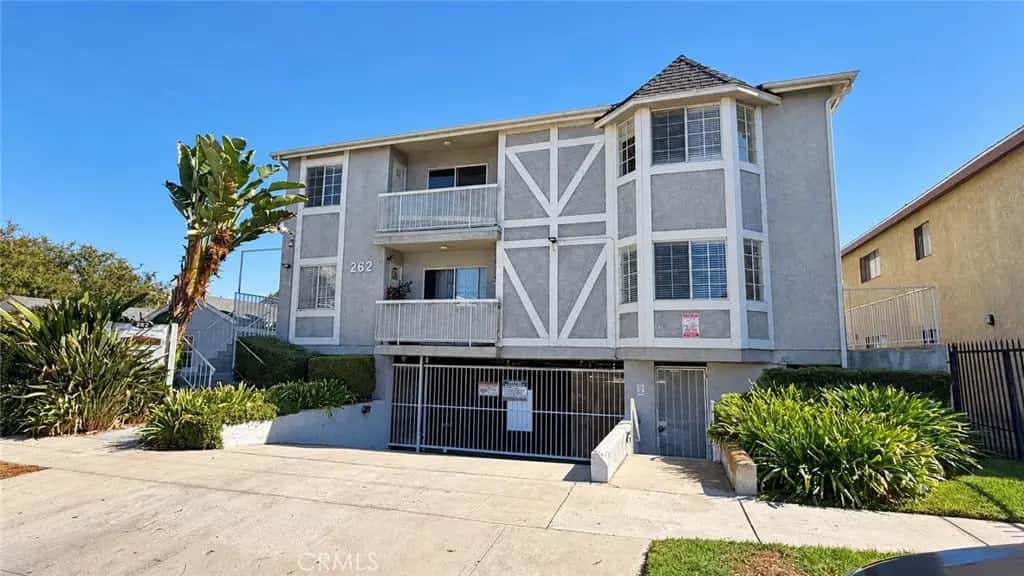 262 W Valencia Avenue D, Burbank, CA — listing photo 1