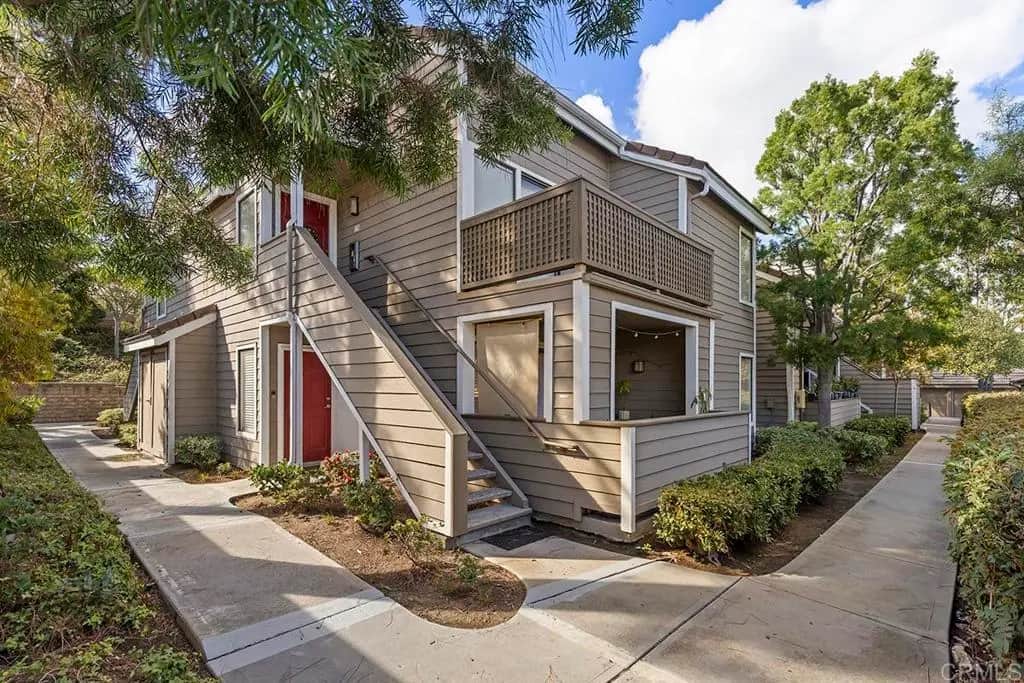 1095 Shadowridge Drive 129, Vista, CA — listing photo 1