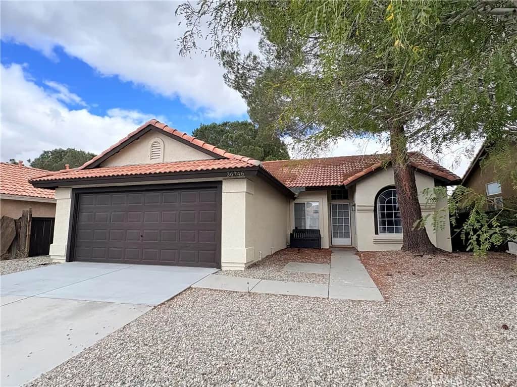 36746 Golden Oak, Palmdale, CA — listing photo 1