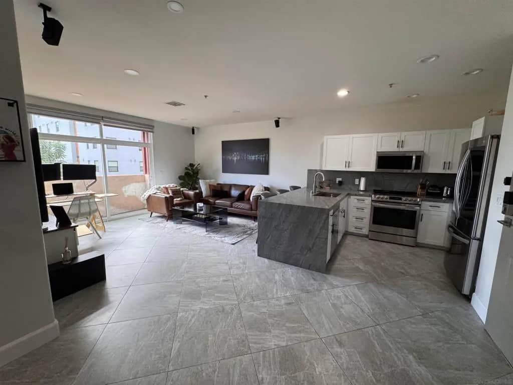 1501 Front 324, San Diego, CA — listing photo 1