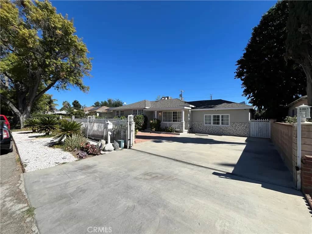 8334 Aura, Northridge, CA — listing photo 1