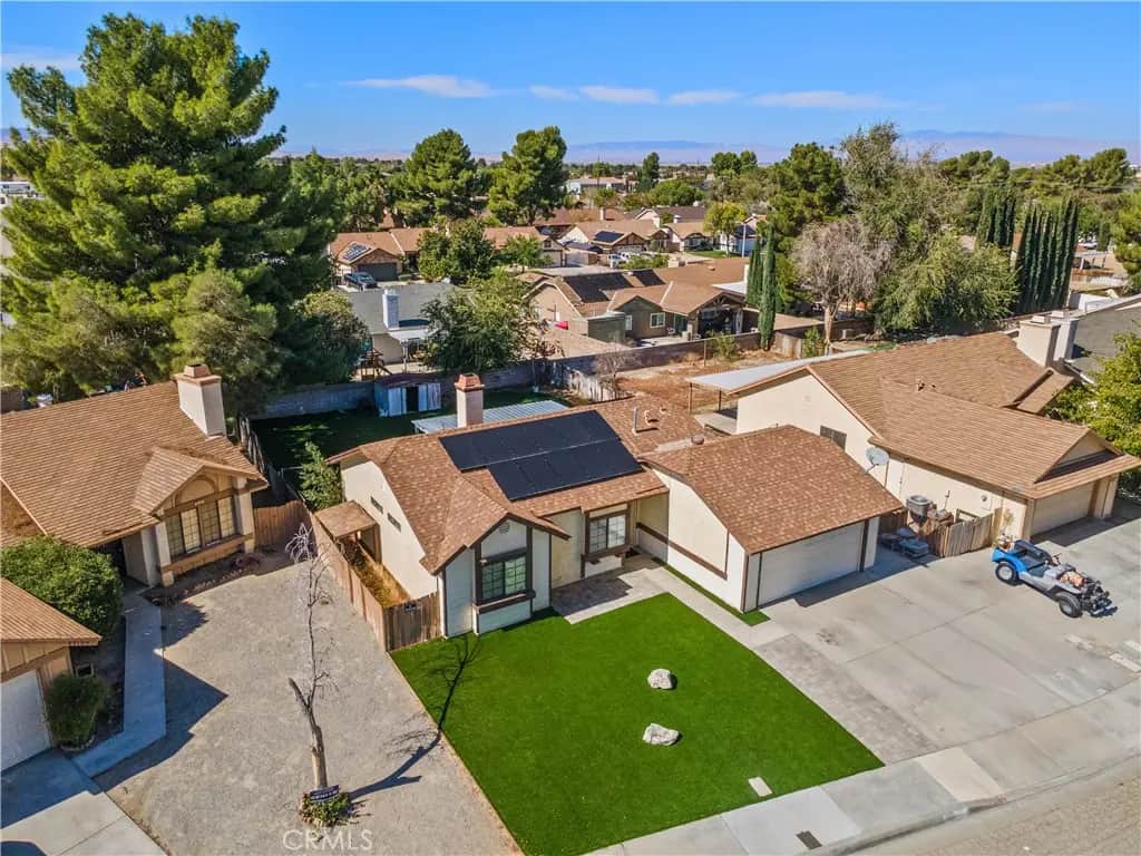 43111 Victorville, Lancaster, CA — listing photo 1