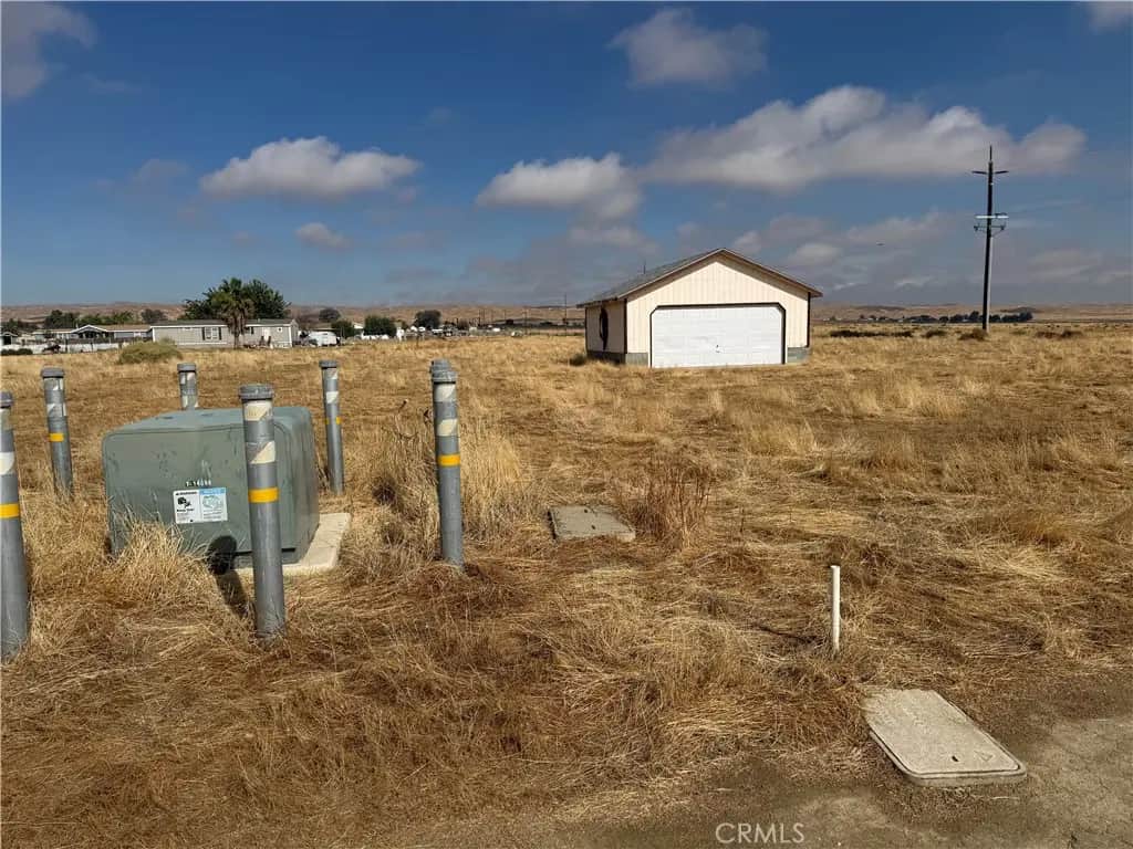 28194 Chaparral, Taft, CA — listing photo 1