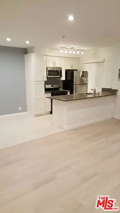 1132 S Oakhurst 7, Los Angeles, CA — listing photo 1
