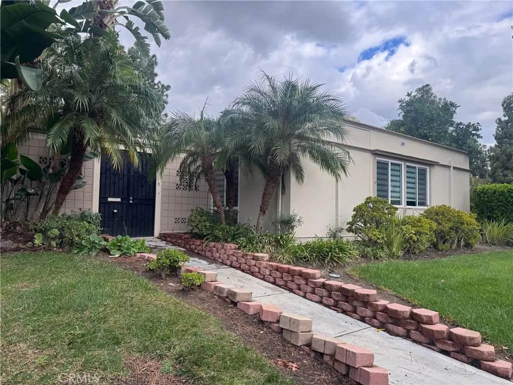 301 Avenida Sevilla D, Laguna Woods, CA — listing photo 1
