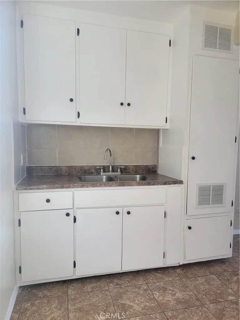 1016 Albany Street 7, Los Angeles, CA — listing photo 1