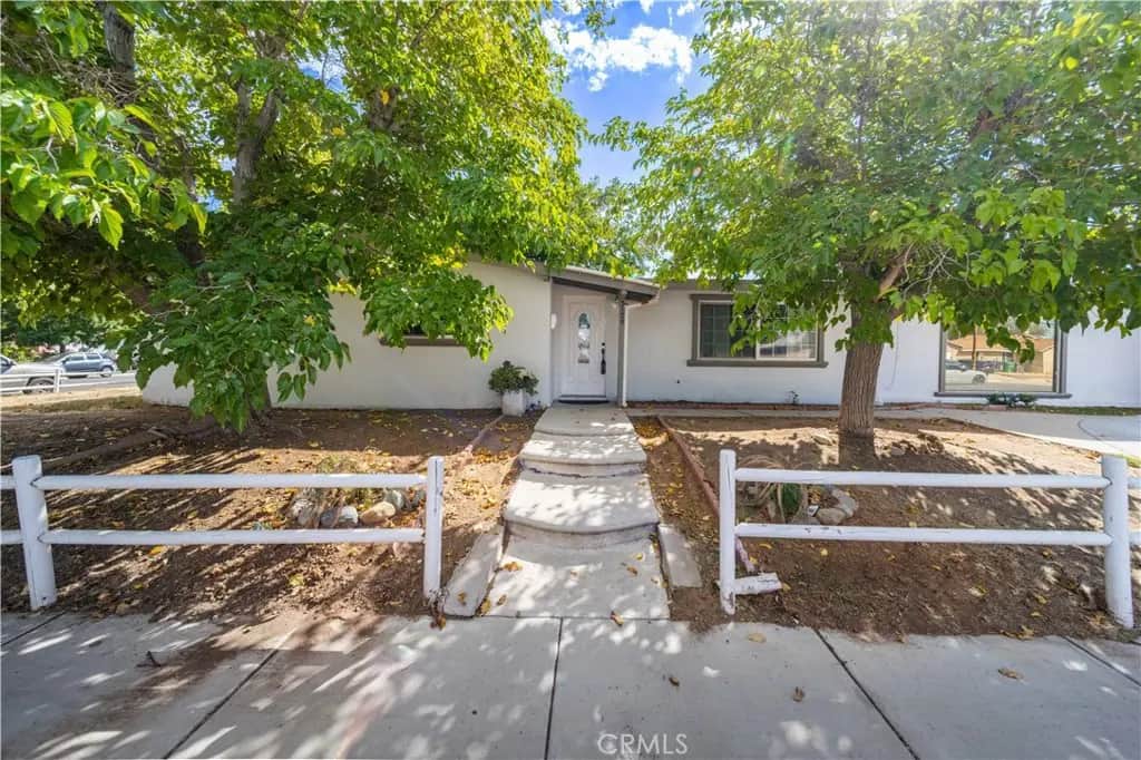 3120 E Avenue Q4, Palmdale, CA — listing photo 1