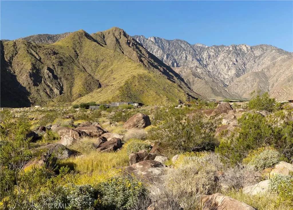 2247 Vista Distancia Court, Palm Springs, CA — listing photo 1