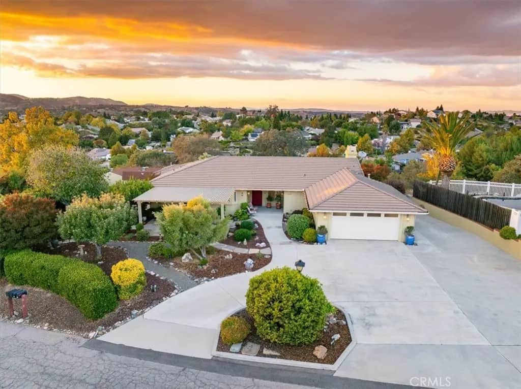 725 Renate Way, Paso Robles, CA — listing photo 1