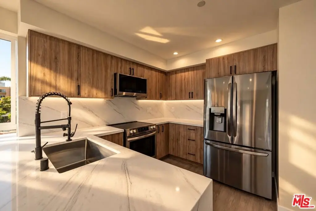 1307 N Sycamore Avenue, Los Angeles, CA — listing photo 1