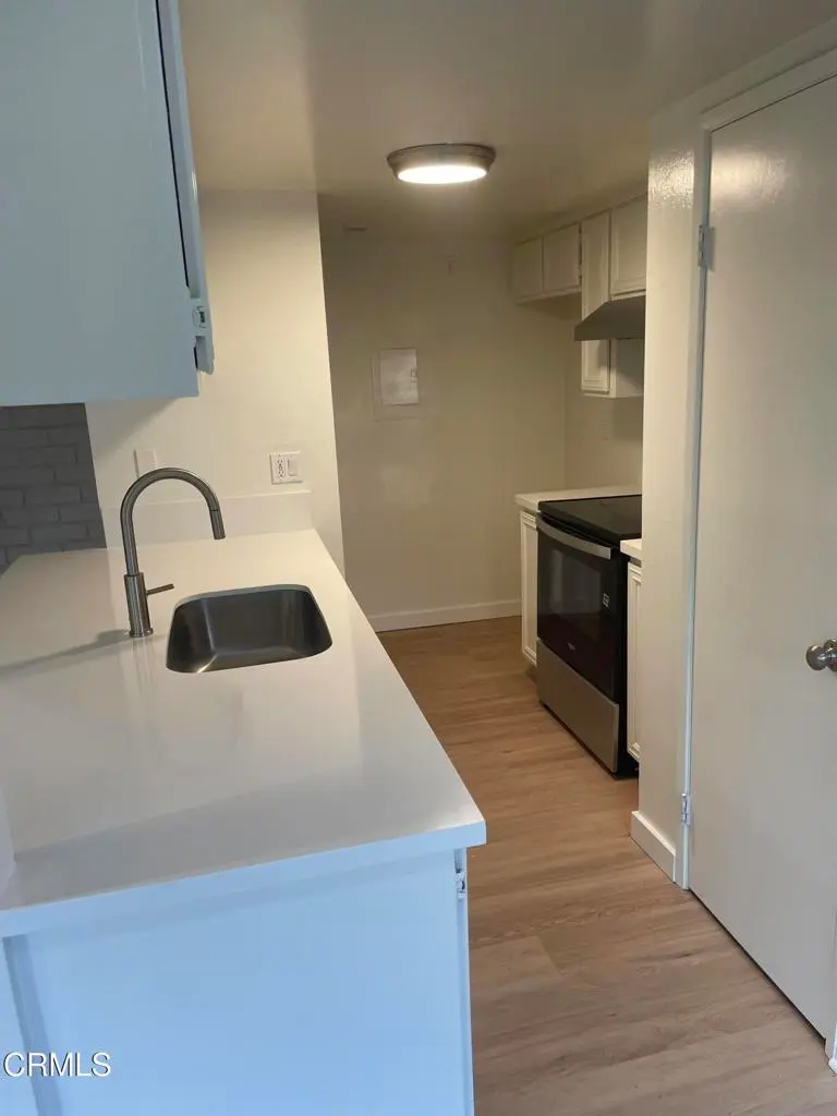 1111 Saratoga Avenue, Ventura, CA — listing photo 1