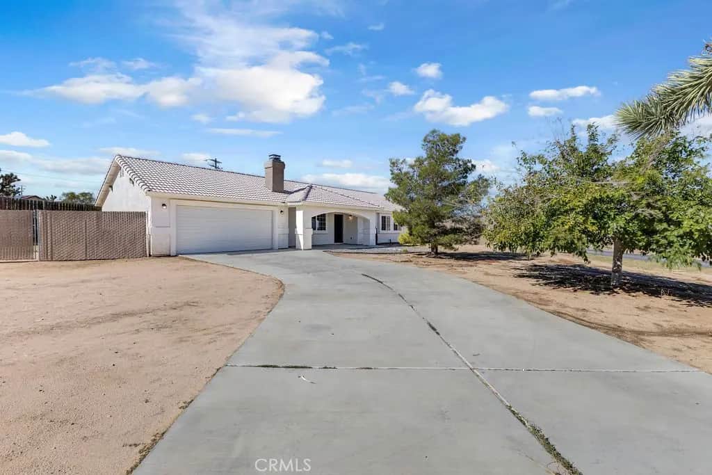 7310 Del Monte Avenue, Yucca Valley, CA — listing photo 1
