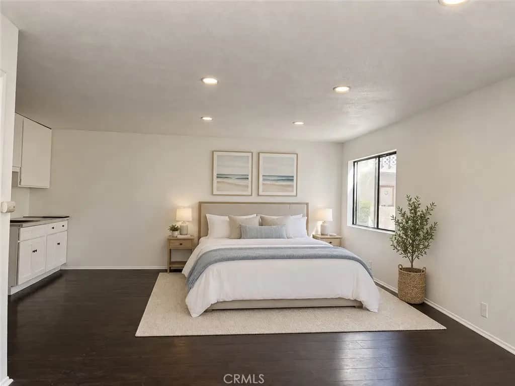 3209 Clay Street Studio, Newport Beach, CA — listing photo 1
