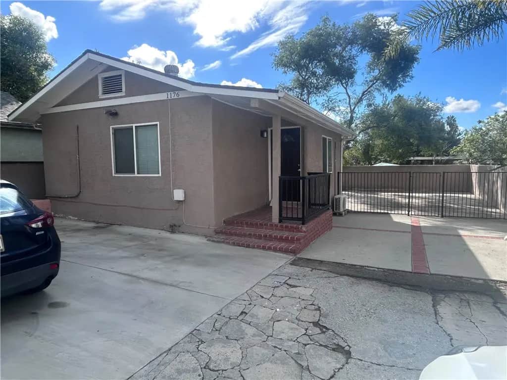 1176 E Villa St, Pasadena, CA — listing photo 1