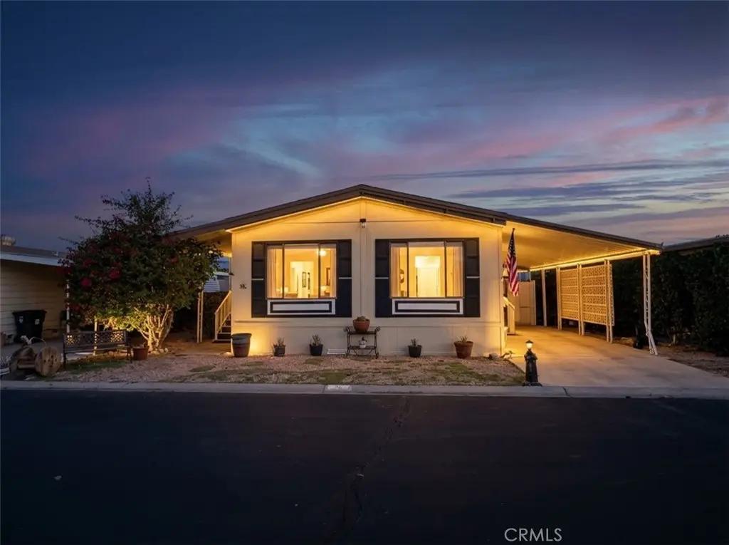 1300 W Menlo 97, Hemet, CA — listing photo 1
