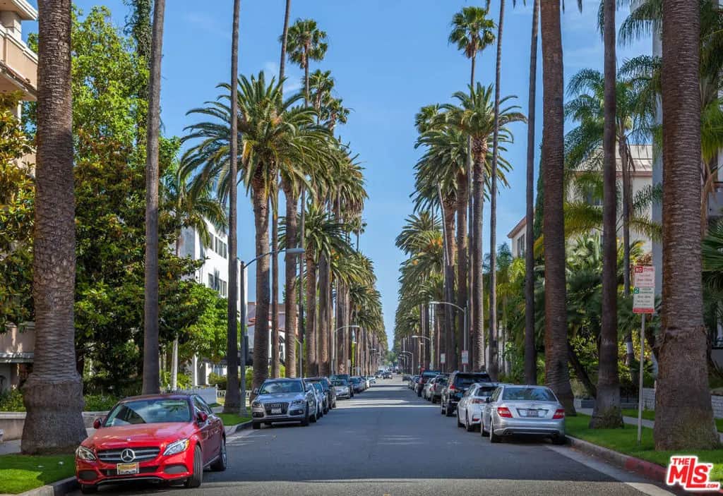 120 S Palm Drive 203, Beverly Hills, CA — listing photo 1