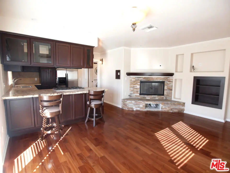 1644 Hi Point, Los Angeles, CA — listing photo 1