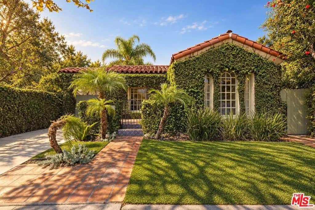 8215 Clinton Street, Los Angeles, CA — listing photo 1