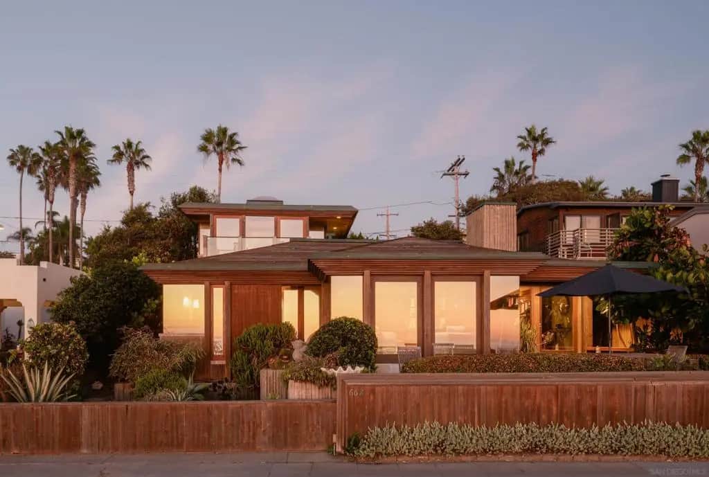 6621 Neptune Place, La Jolla, CA — listing photo 1